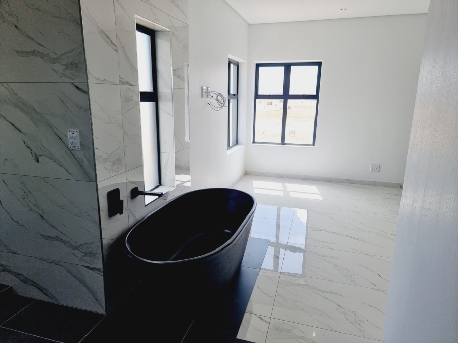 4 Bedroom Property for Sale in Sandown Western Cape